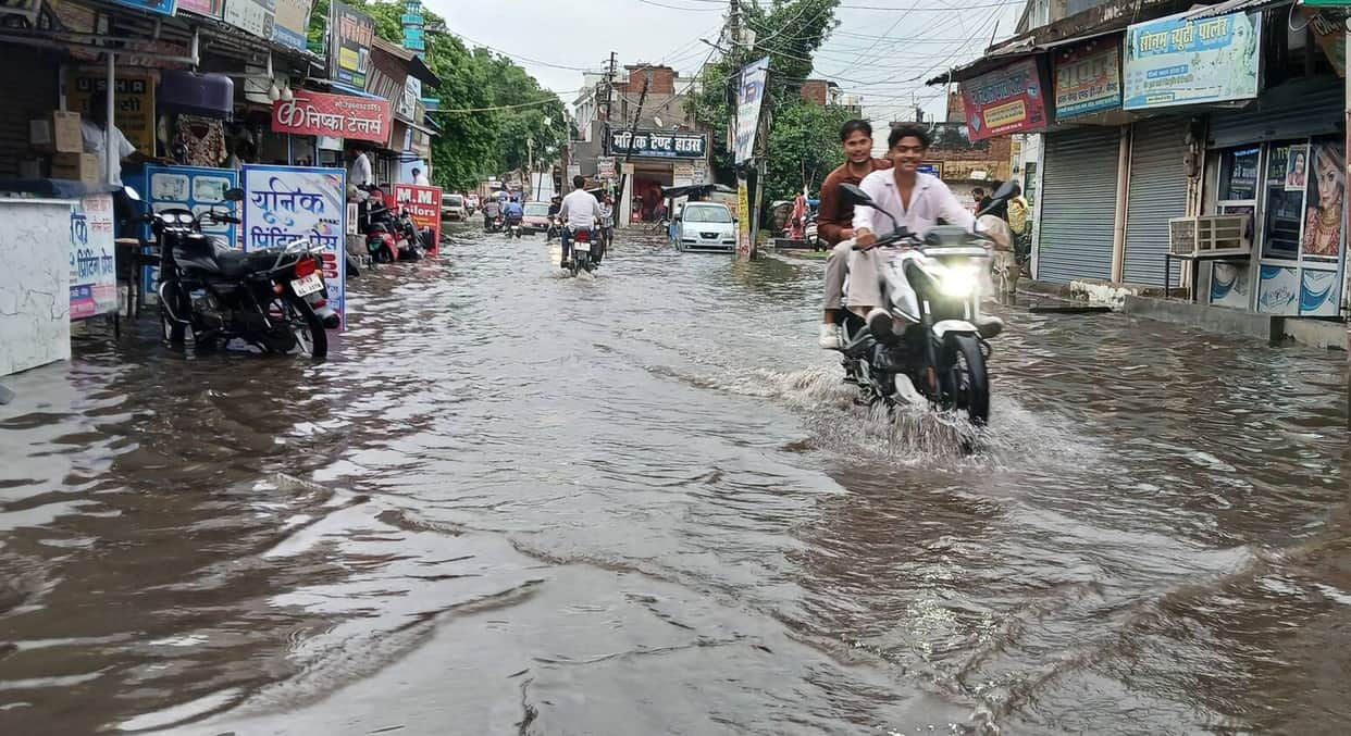 people grapple with waterlogging