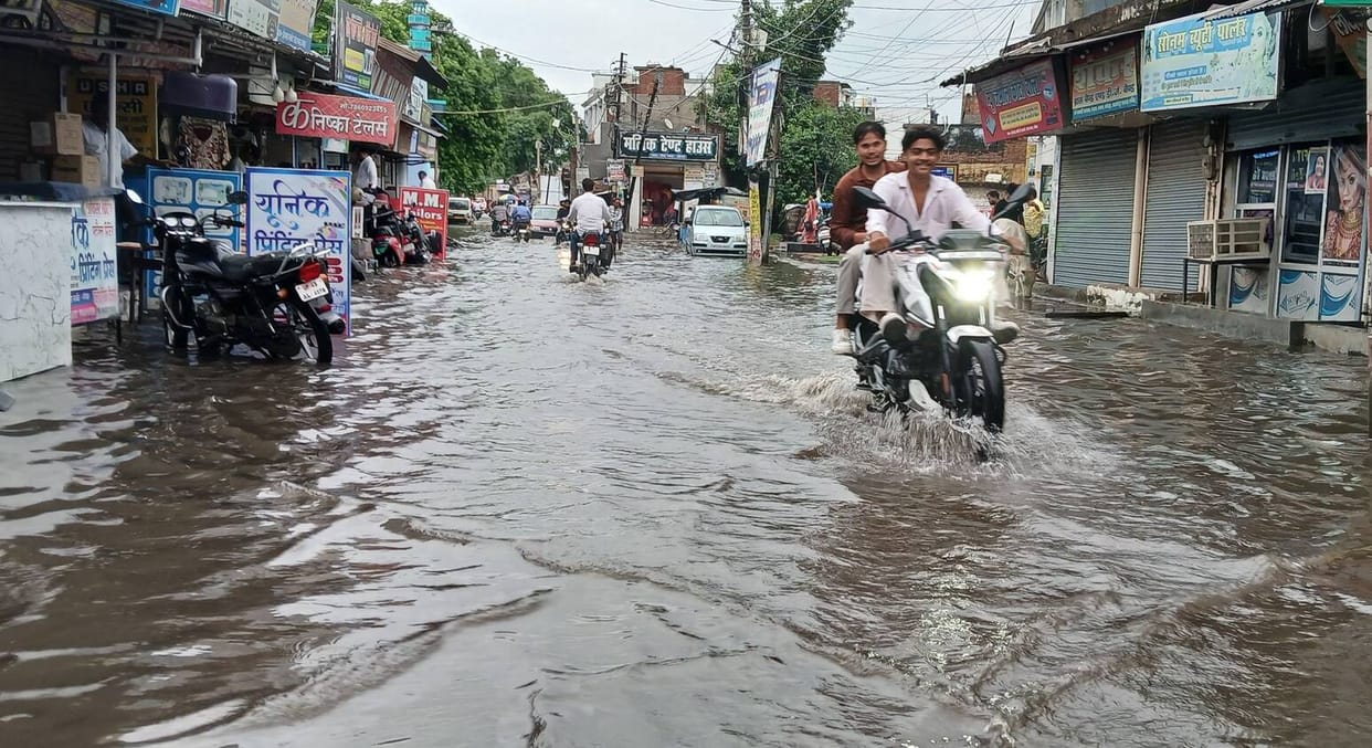 people grapple with waterlogging