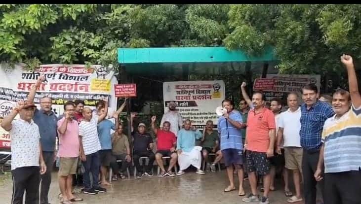 Sit-in protest against maintenance charge hike continues for the third day.
