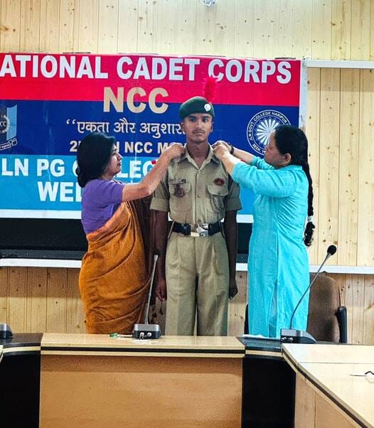 Piyush was awarded the rank of Senior Under Officer.