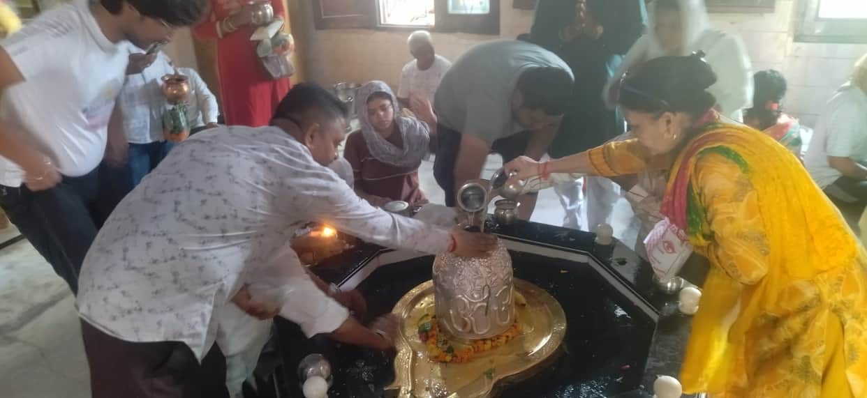 Devotees thronged Shiva temples on the first Monday of the month of Sawan; chants of 'Har-Har Mahadev' echoed all around.