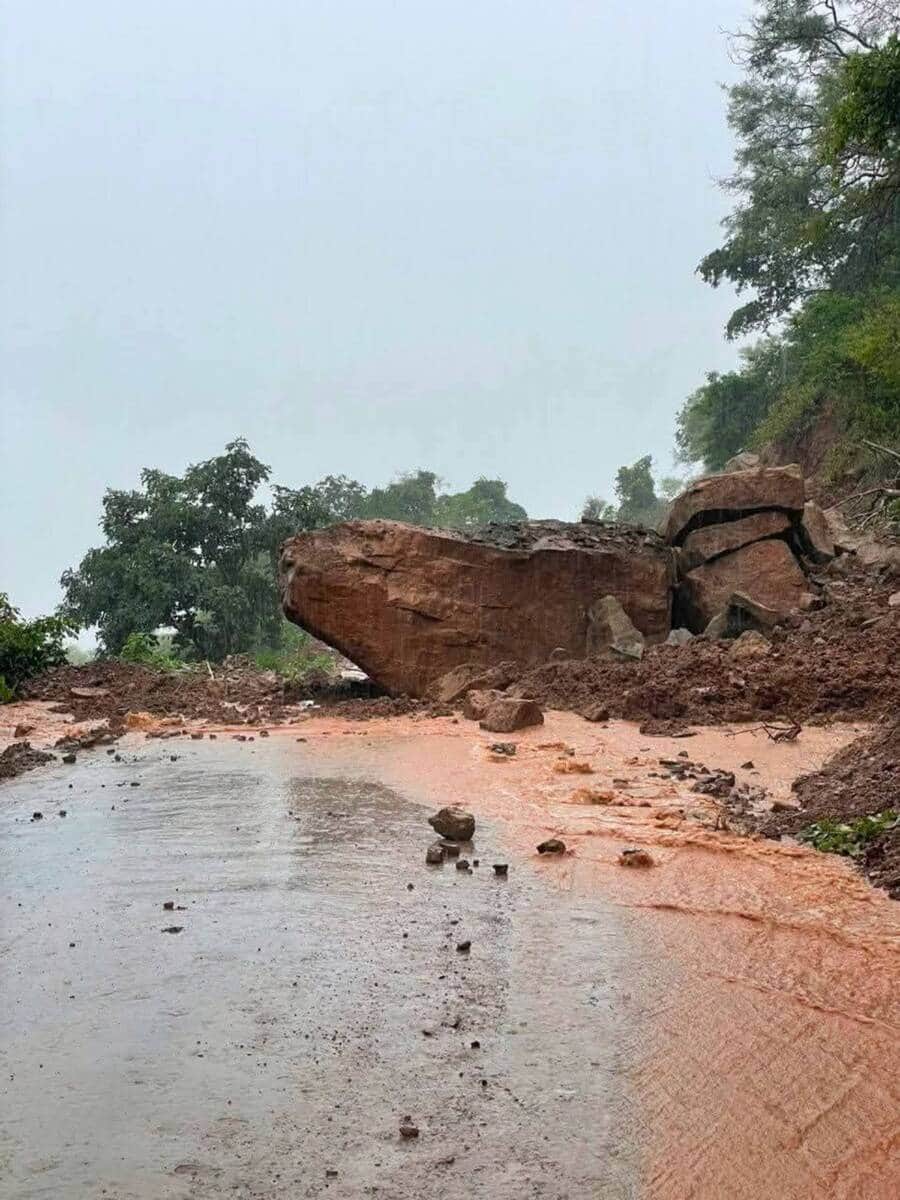Waterlogging in Jwalamukhi; water enters homes.