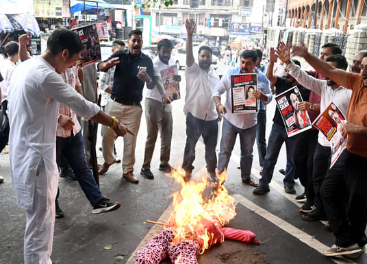 Youth Congress burns MP Kangana Ranaut's effigy.