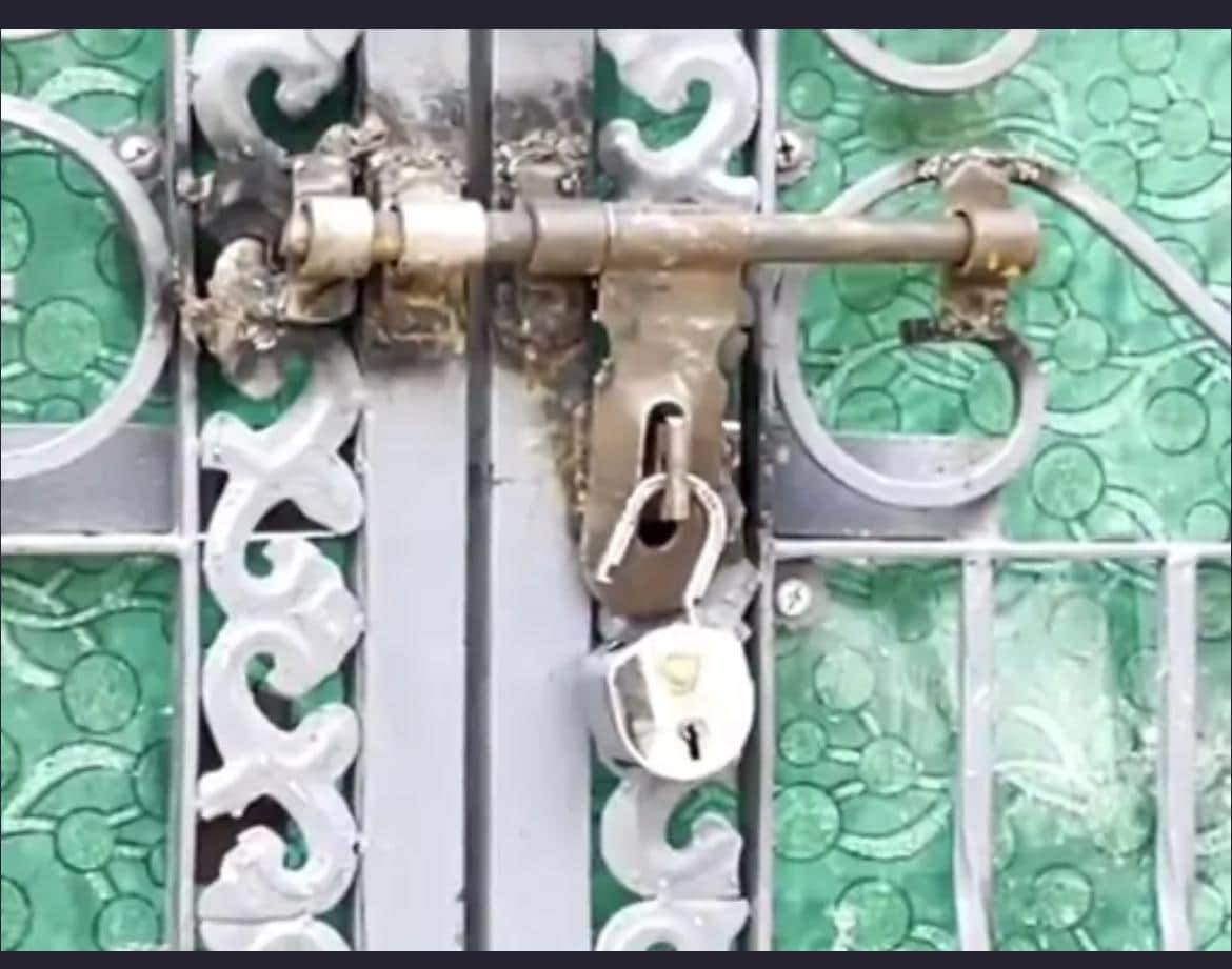 Gold and silver jewelry worth lakhs stolen from a house in Pundri.