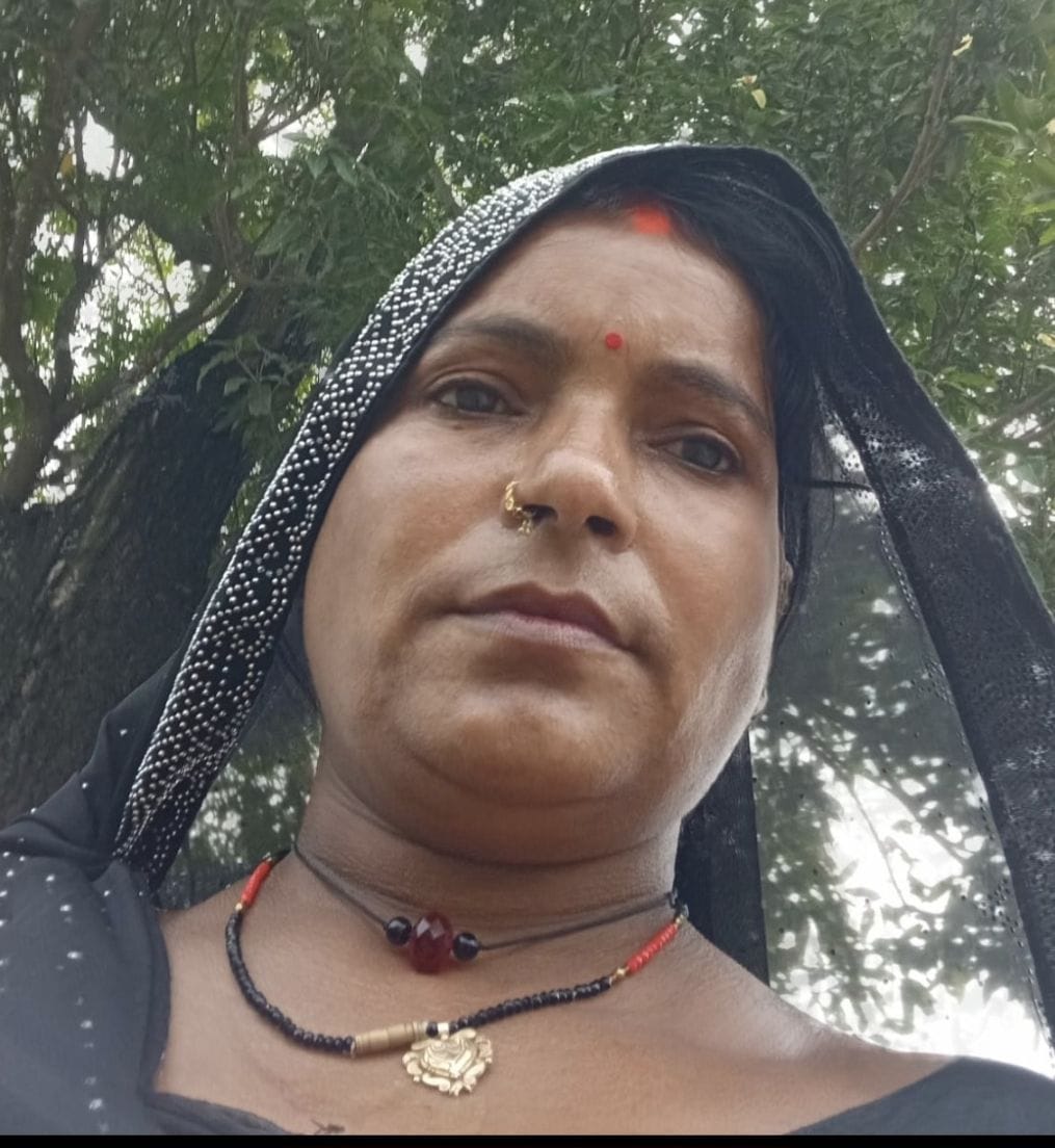 Siddharthnagar News: Woman dies after coming into contact with a wire hanging near the ground