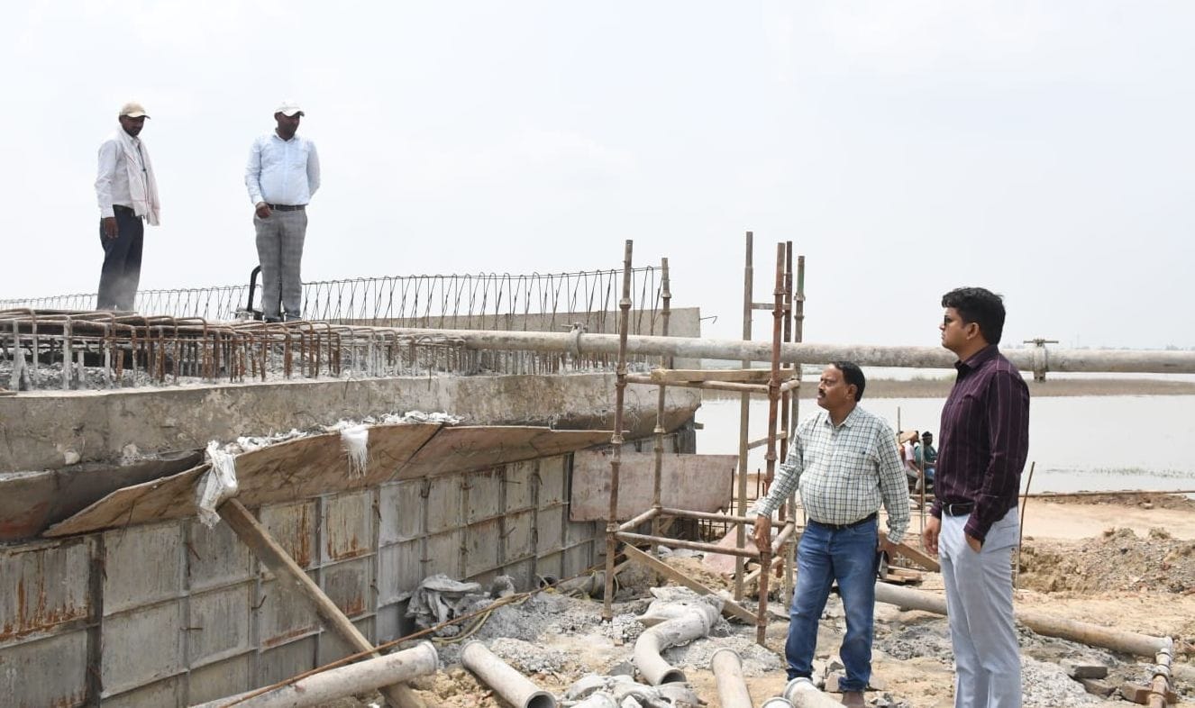 Siddharthnagar News: Instructions to ensure timely completion of work in accordance with standards