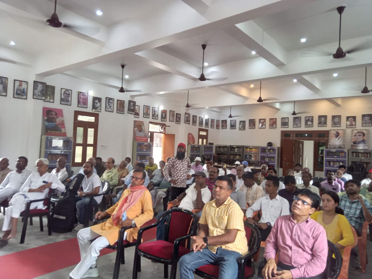 Premchand continues to show the way to society even today: Shri Prakash Shukla