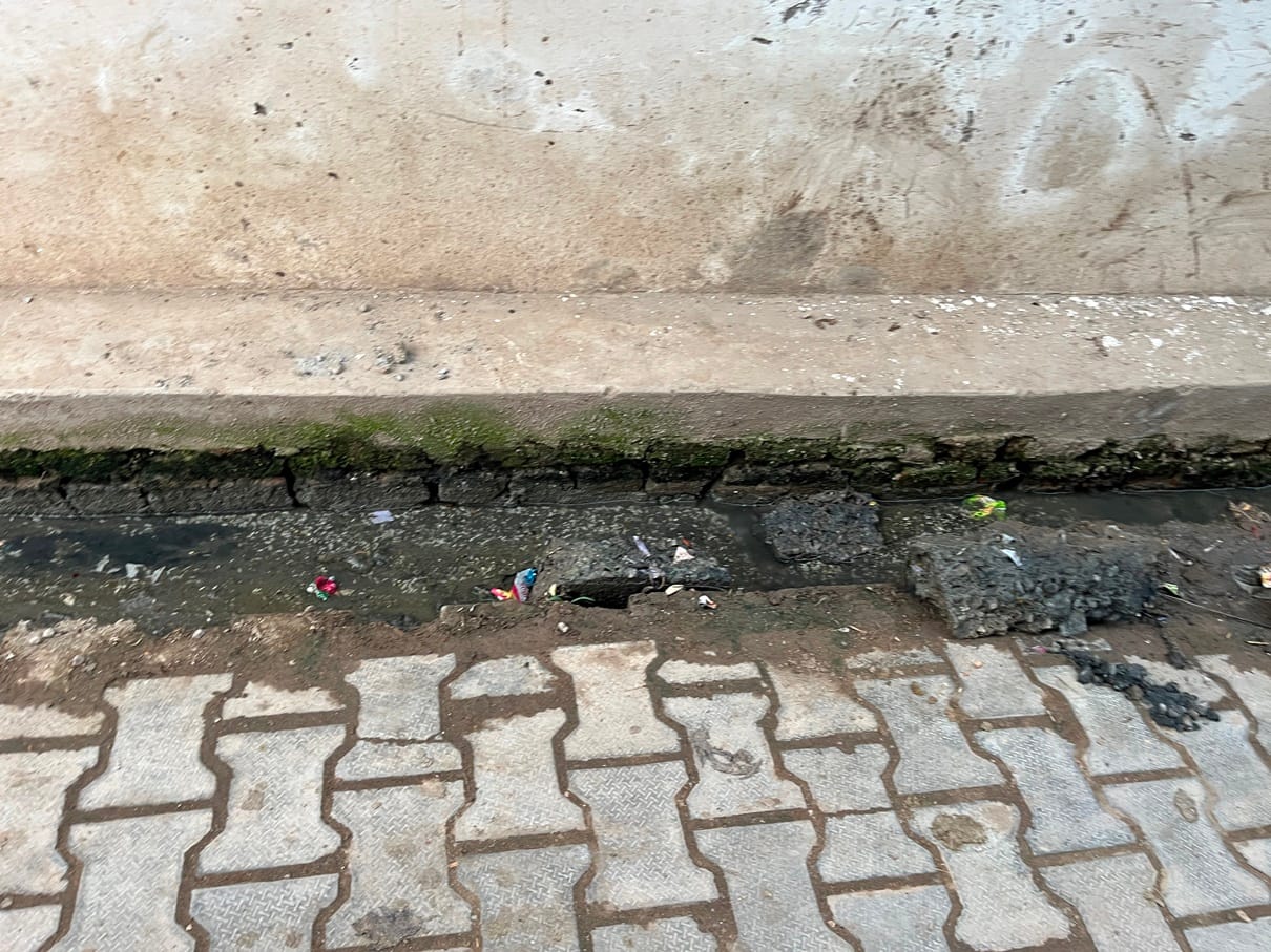 The girl died after drinking contaminated water, and there are still patients in every home.