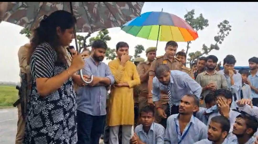 Worm found in rice; Gen Alpha raises the issue at Navodaya Vidyalaya.