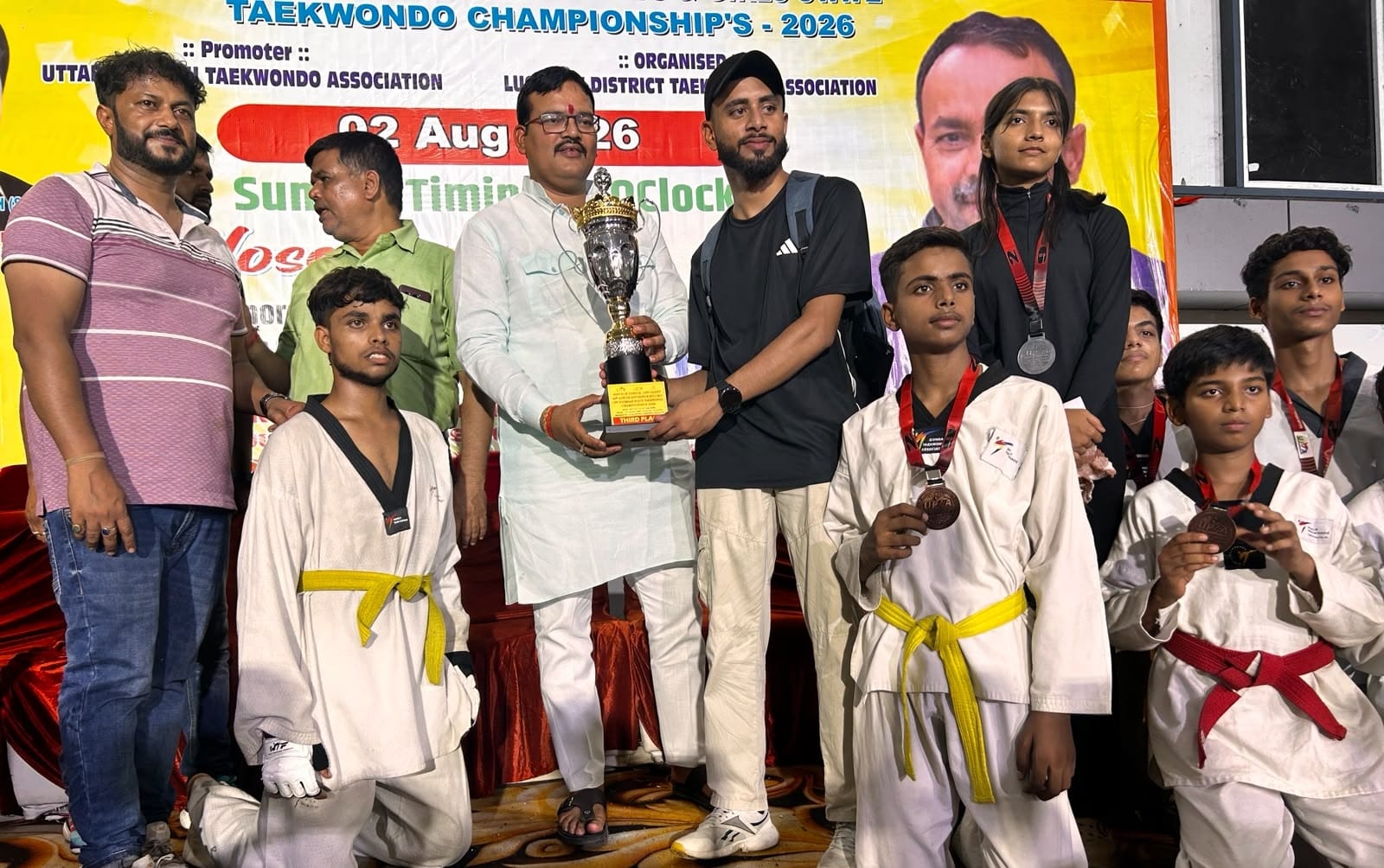 पदक विजेताओं को किया गया सम्मानित।