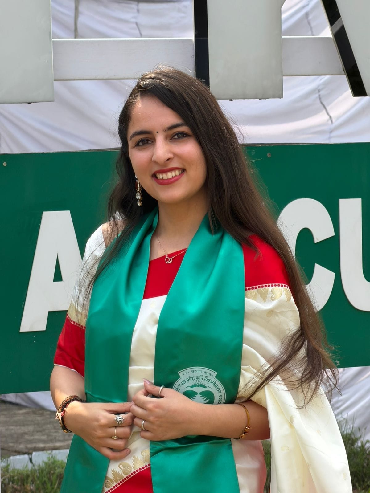 Lakshita Sharma from Rohru becomes the first auctioneer of the digital mandi