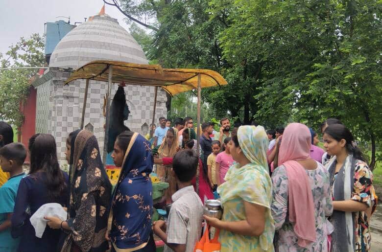 Crowds thronged Shiva temples to perform *Jalabhishek* of Lord Mahadev.