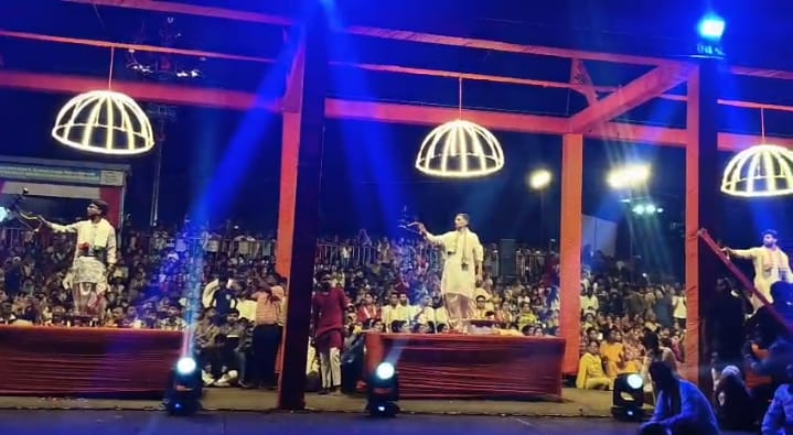 रुद्रेश्वर महादेव मंदिर घाट में महानदी की आरती