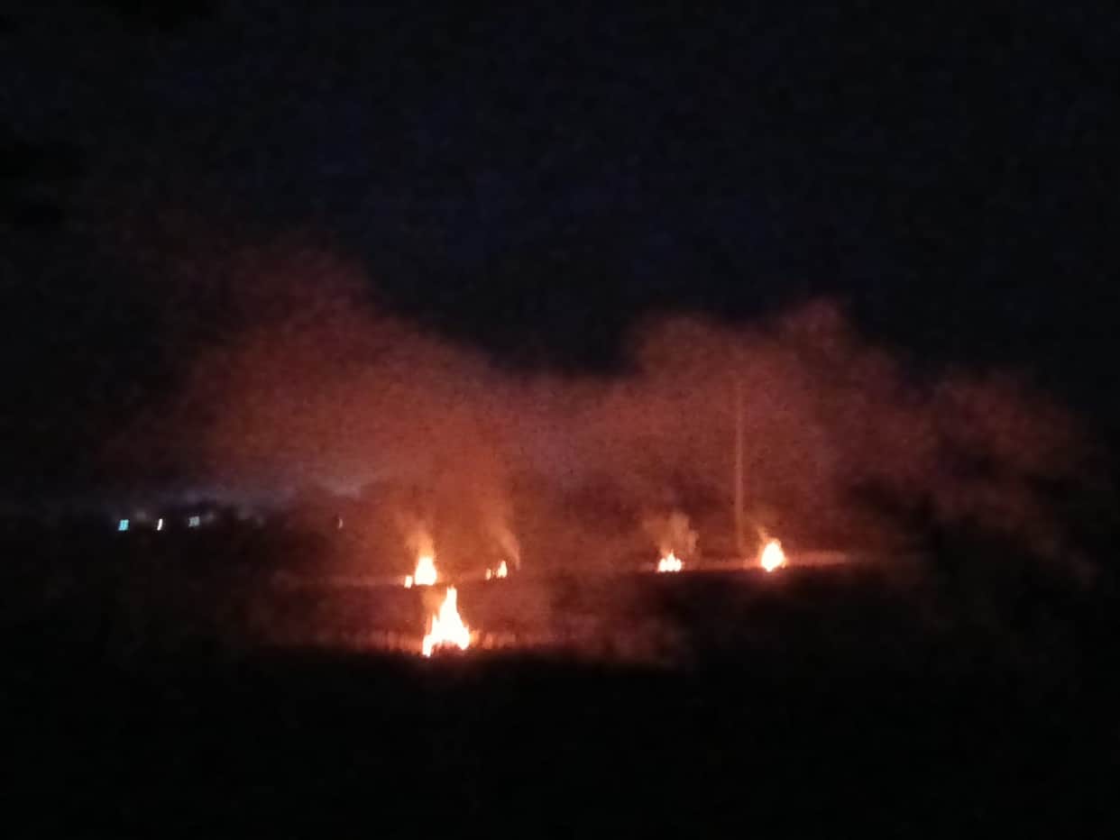 Fire breaks out in clothing showroom due to short circuit.