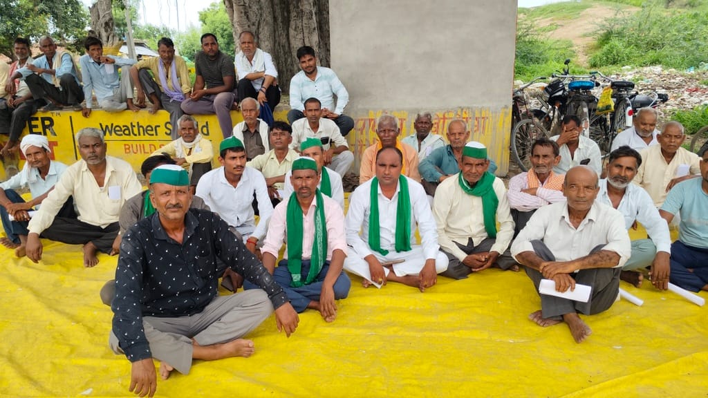 Farmers staged a protest at the cooperative society.