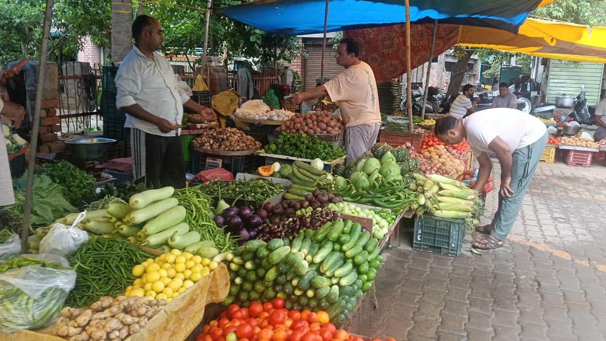 Vegetable prices surge by up to 50%; kitchen budget disrupted.