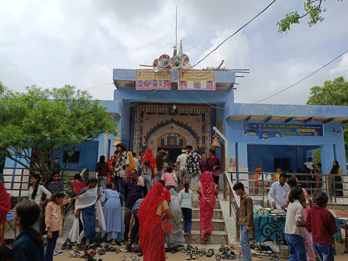 Agra News: शमसाबाद के वनखंडी महादेव मंदिर में गूंजे जयकारे