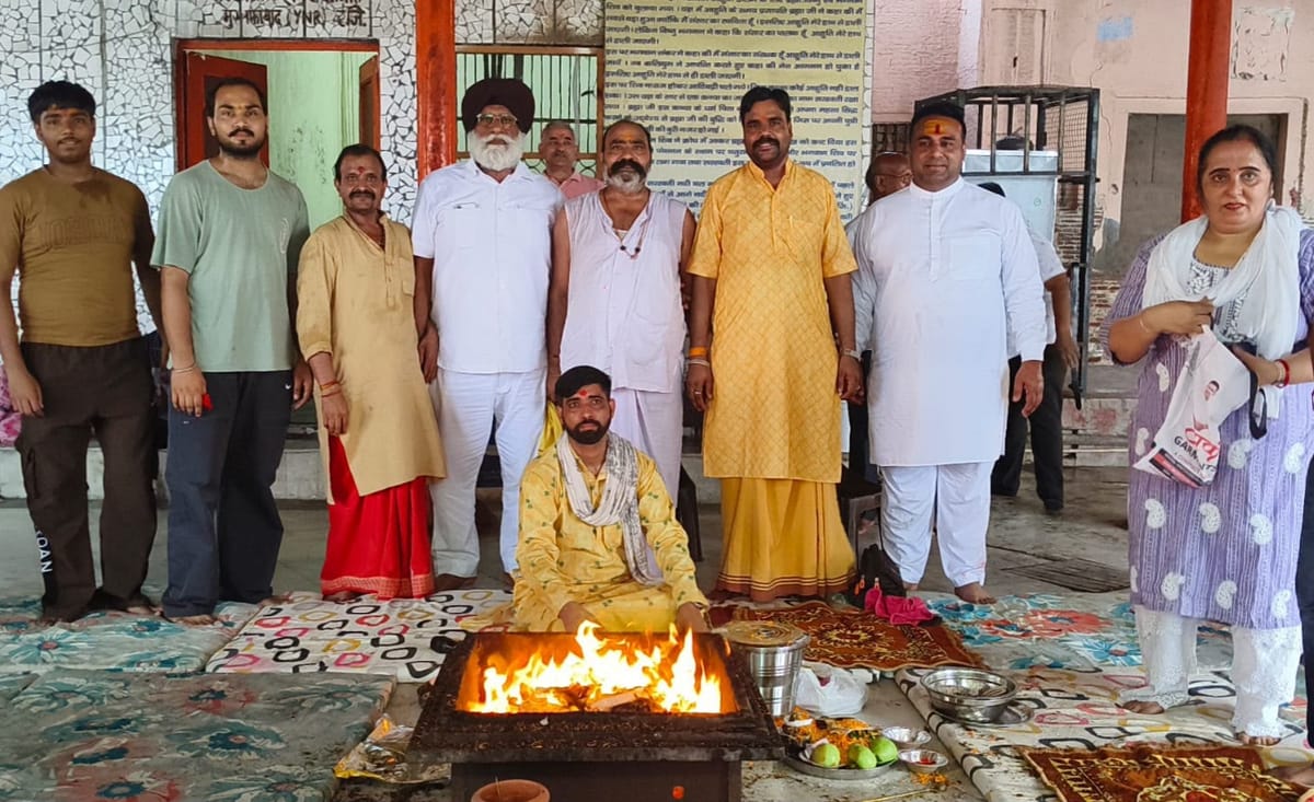 Yamuna Nagar News: मंदिर में किया द्वादश ज्योर्तिलिंग का शृंगार