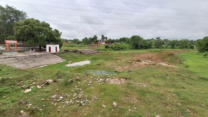 Lauwa River dry during Sawan; farmers worried due to scanty rainfall.