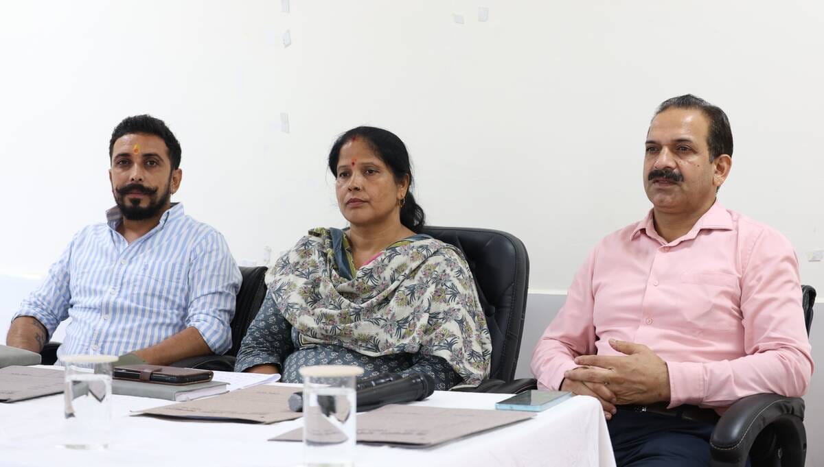 Kangra Zila Parishad session heats up over chairs and budget.