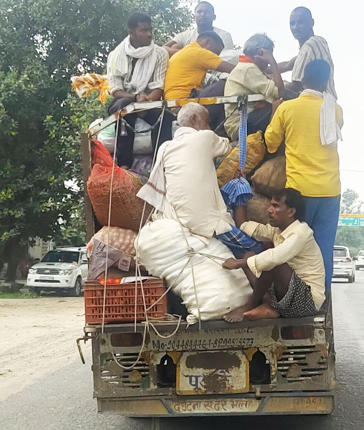 Pilgrims continue to travel to the Sawan fair in tractor-trolleys and DCM trucks; authorities remain oblivious