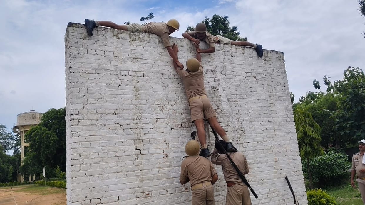 Mirzapur team takes first place, Ghazipur second in alarm efficienMirzapur team takes first place, Ghazipur second in alarm efficiency race.cy race.