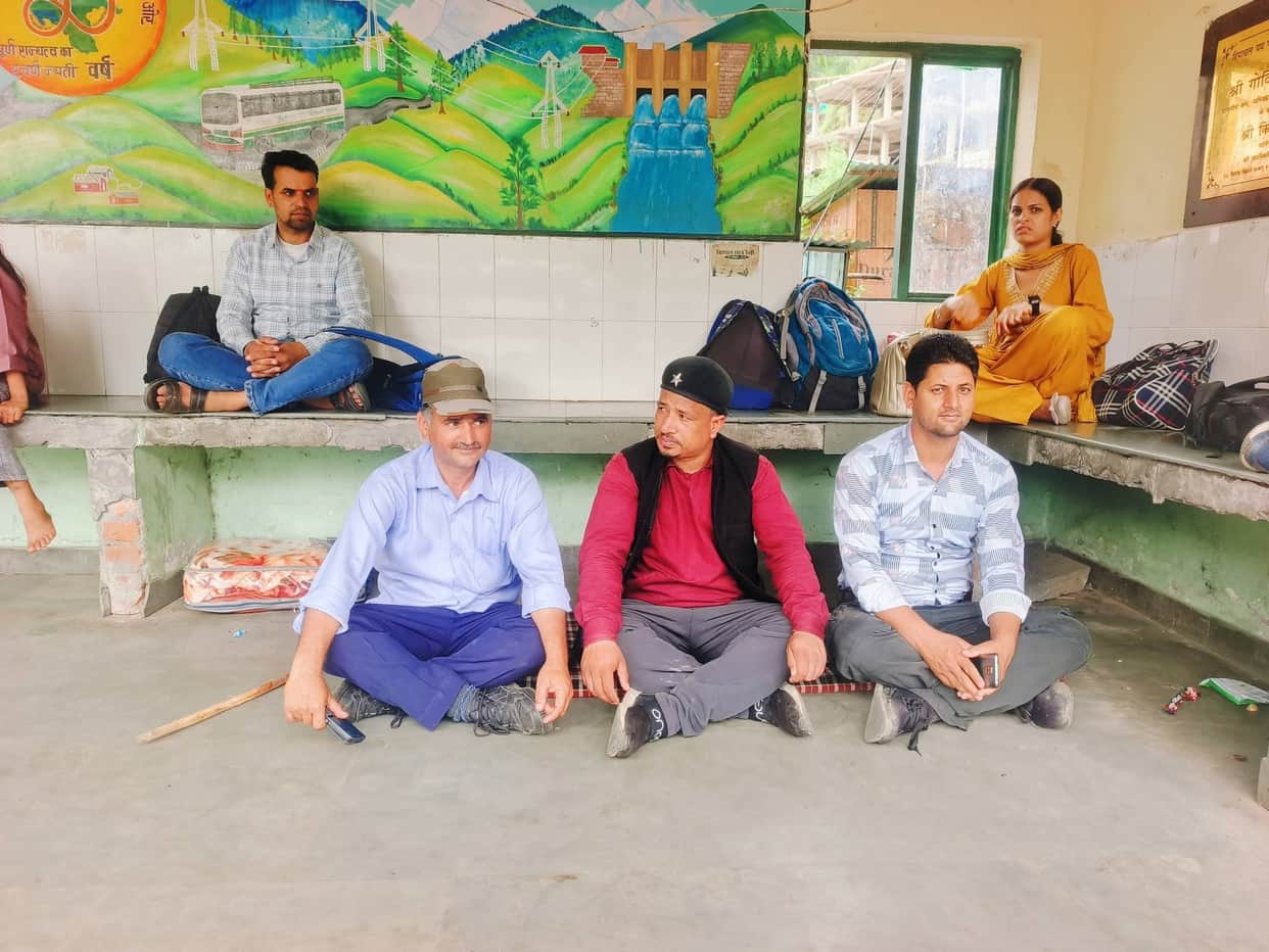 Hunger strike launched in protest against dilapidated roads and poor bus service