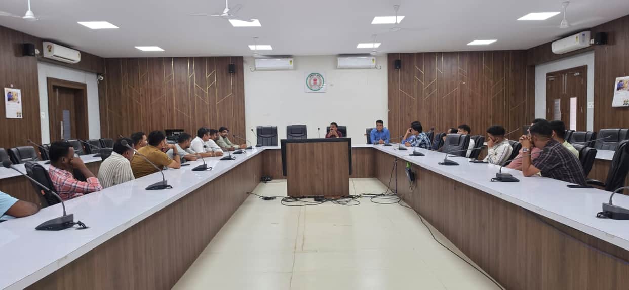 Organization of a dialogue program on GST with traders from Bijapur.