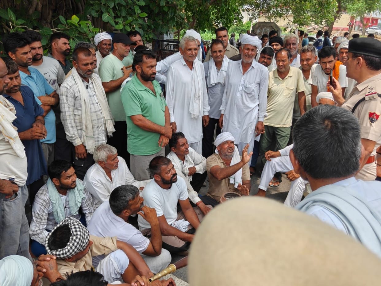 Farmers from five villages erupted in anger over the lack of water supply to Badhana Minor.