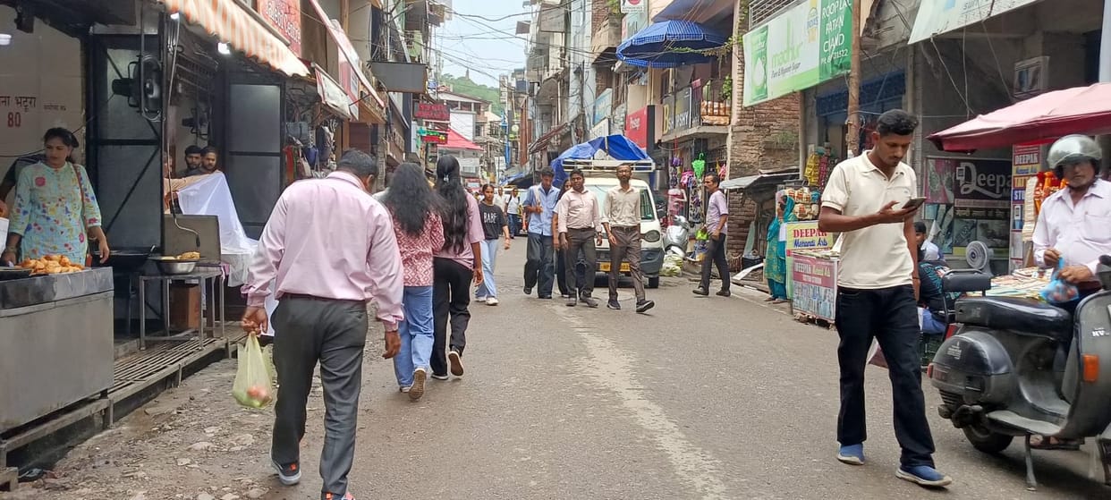 Footpaths disappear in all five municipal bodies, people risk their lives walking on the road