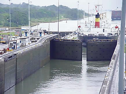 Notices issued to 75 encroachers occupying canal land.