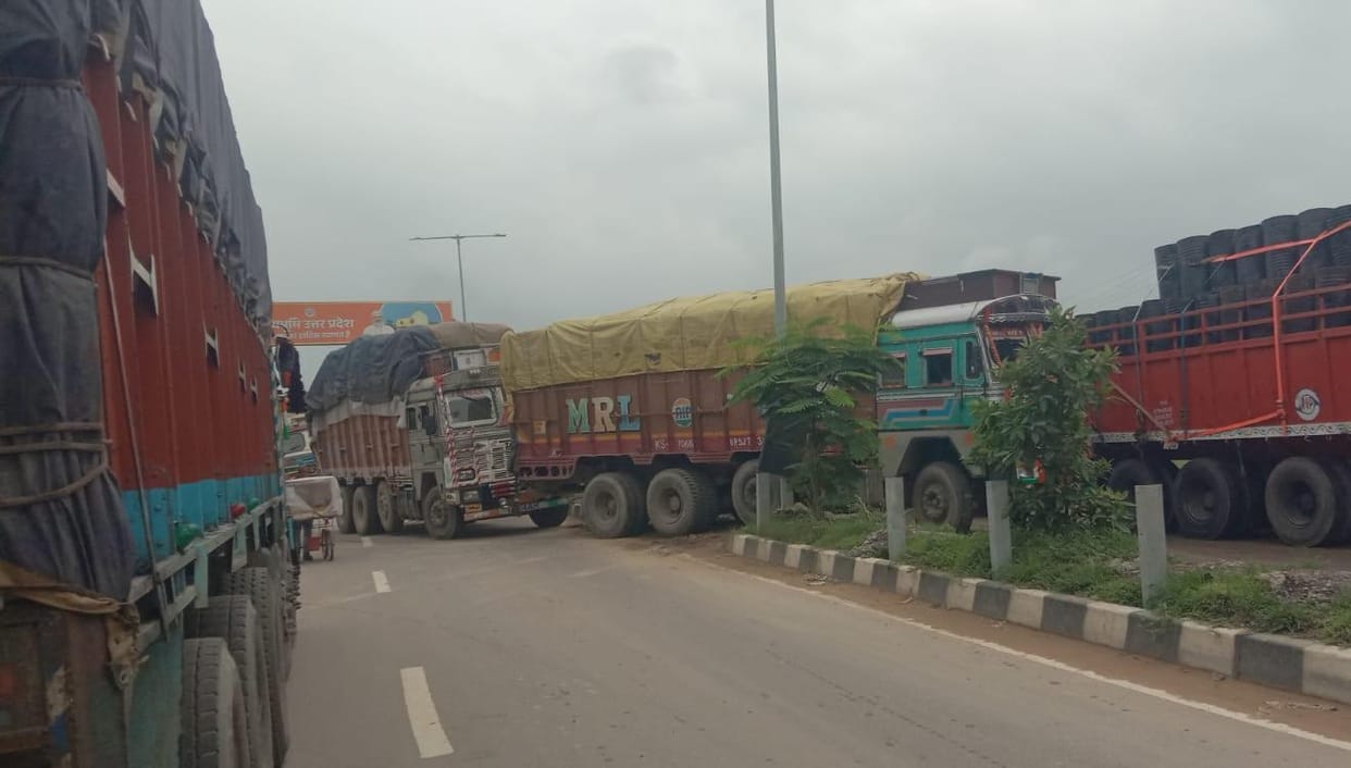 Raw materials stuck at the border, Nepal's factories on the verge of closure