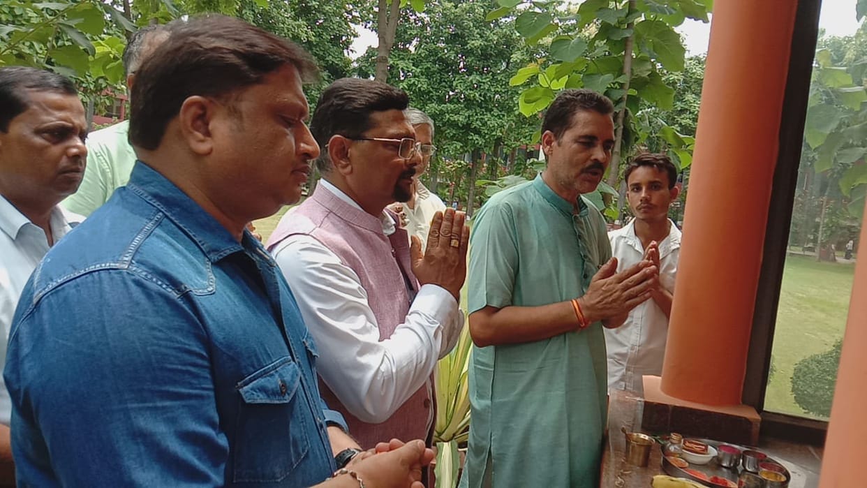 Paid reverent homage and remembered the saints on their Nirvana Day.