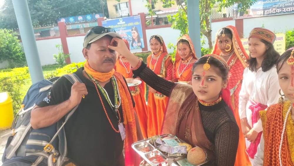 Upon reaching Devbhoomi, 48 Shiva devotees of the ninth group are immersed in the spirit of devotion.
