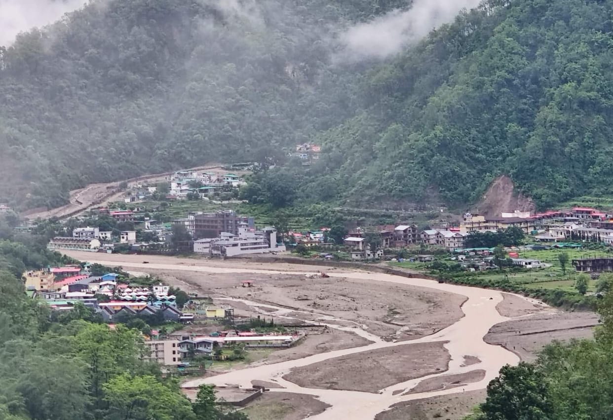 Landslide risk rises due to incessant rain; administration on alert along the Neelkanth pilgrimage route