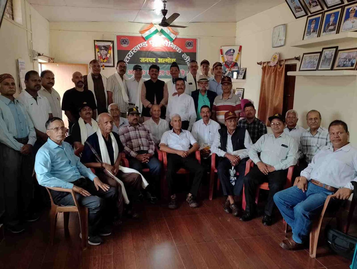 Patriotism resonated in Sainik Samvad, ex-servicemen were given grand honour
