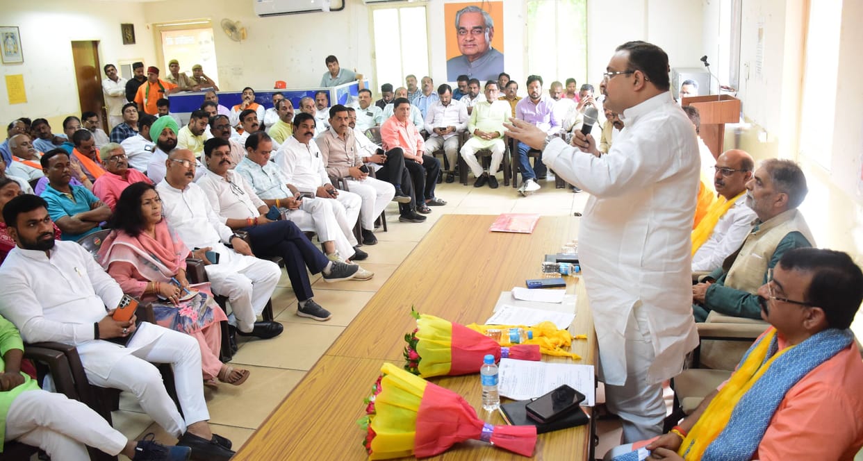 The BJP emphasized making the 'Har Ghar Tiranga' campaign a people's movement.