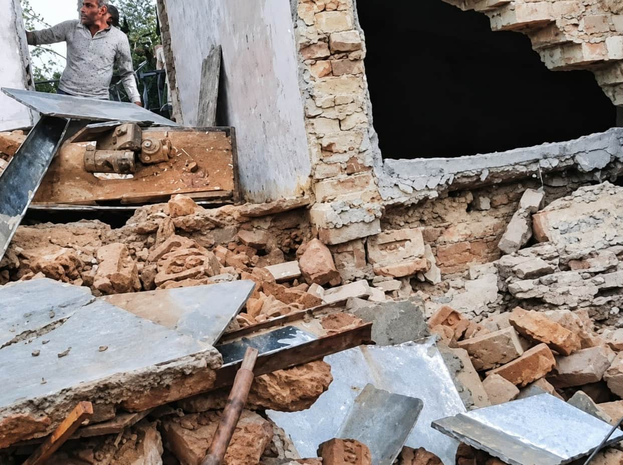 Kutcha house collapses due to rain; aunt and nephew injured.