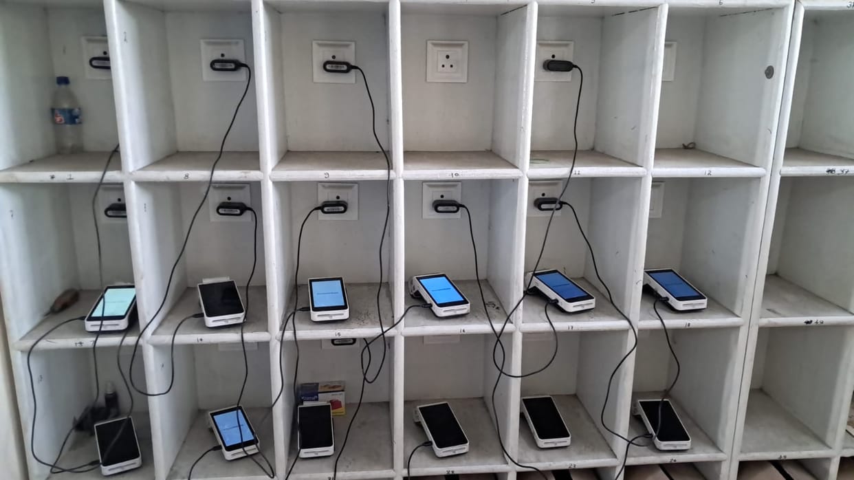 Depot needs 280 e-ticketing machines; 180 available.