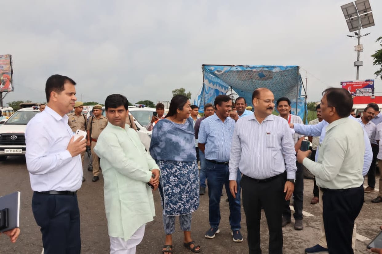 The District Magistrate inspected the Kanwar route along the Ganga Canal and took stock of the arrangements.