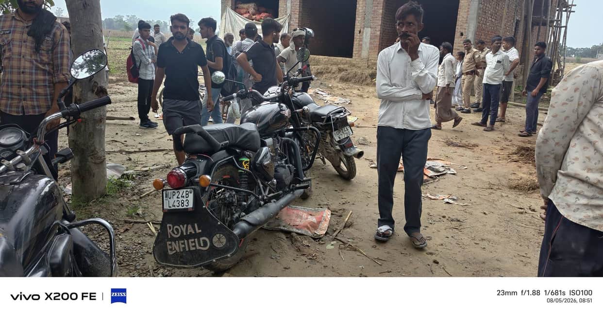 Accused followed the female student, grabbed her hand, and said, "Give me your number."