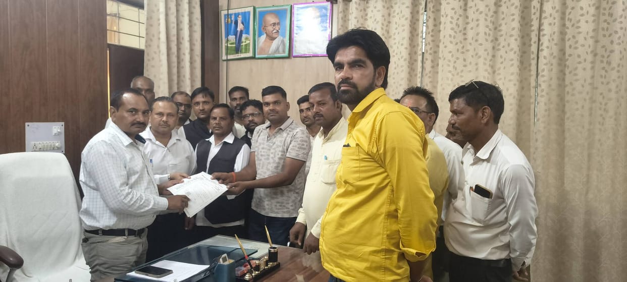 Demand for 24-hour electricity supply to the Munsif Court and Tehsil