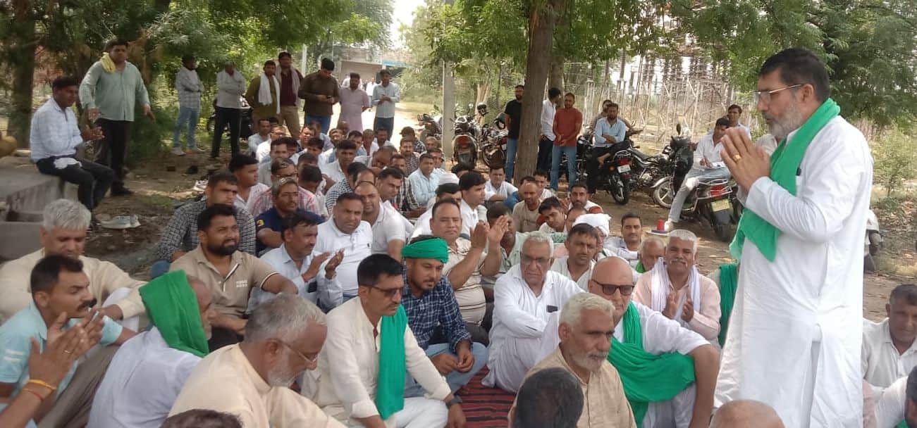 फोटो 05जेएनडी06-भाकियू सदस्यों को संबोधित करते हुए जिला अध्यक्ष बिंद्र नंबरदार। स्रोत सदस्य