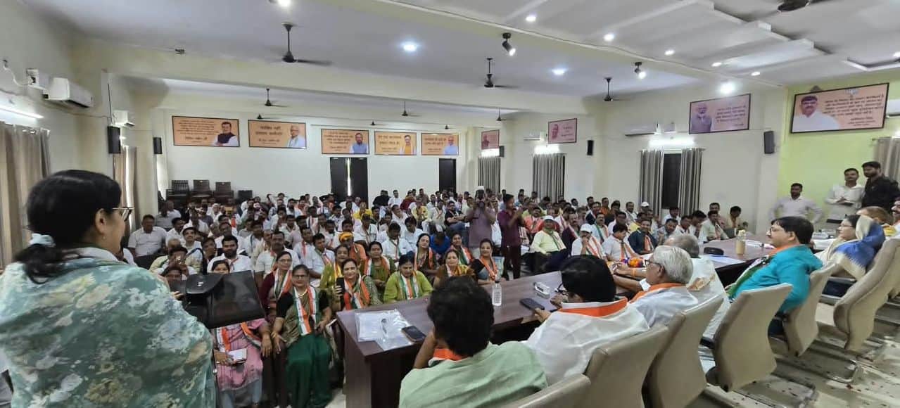 फोटो-16- कार्यशाला को संबोधित करतीं भाजपा प्रदेश उपाध्यक्ष अर्चना मिश्रा। स्रोत: