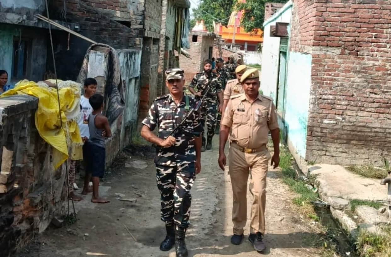 SSB and police conduct joint patrol along the Nepal border; villagers alerted