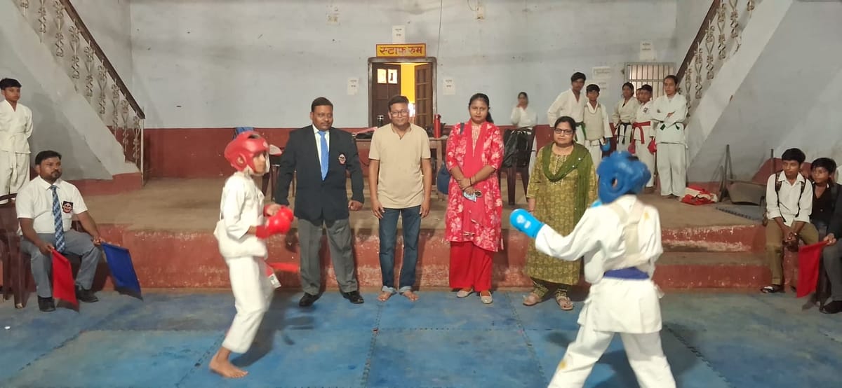 Farrukhabad News: कराटे में खिलाड़ियों ने दिखाया दम, पंच से तय हुई जीत