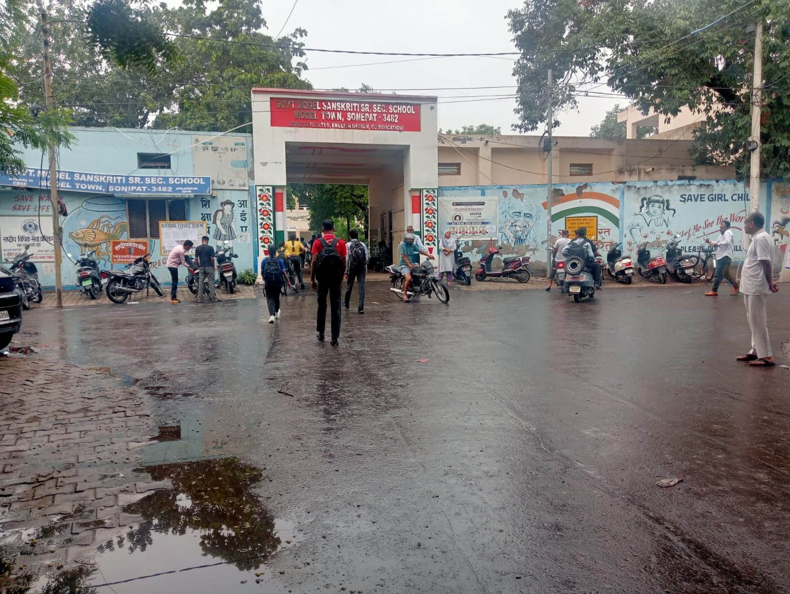 फोटो :: सोनीपत के मुरथल अड्डा स्थित पीएमश्री राजकीय कन्या वरिष्ठ माध्यमिक विद्यालय। संवाद