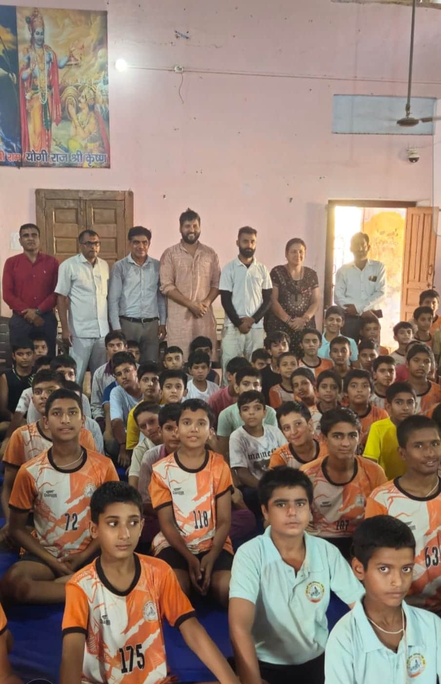 Winning players honored at Gurukul