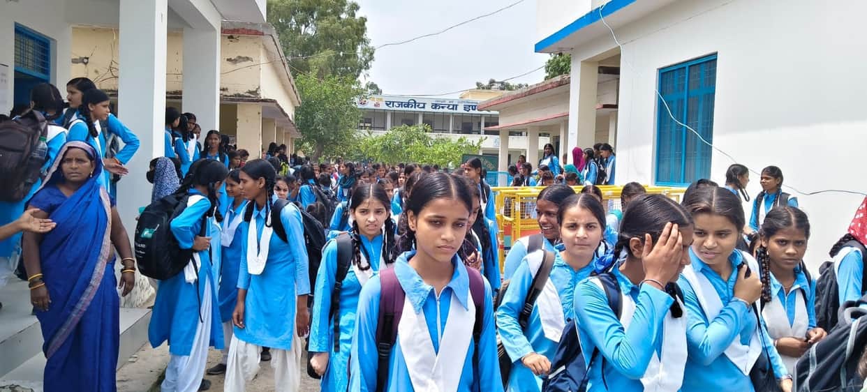 Authorities silent, questions echoing... Safety of daughters in school relies on barricades.
