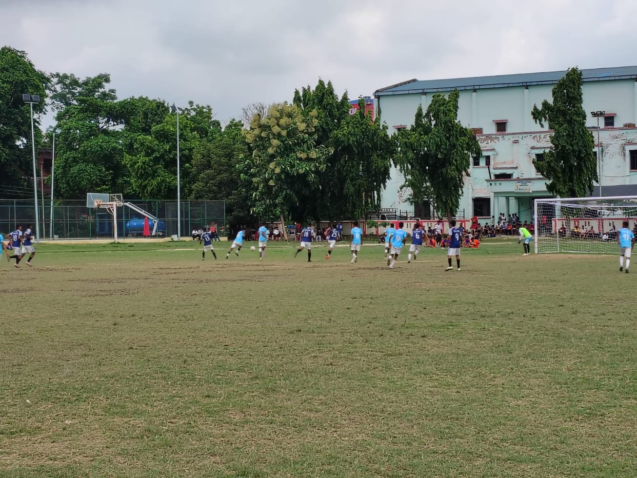 Football: Bareilly and Aligarh recorded impressive victories (5-0 and 5-1, respectively), while the match between Saharanpur and Prayagraj ended in a draw.
